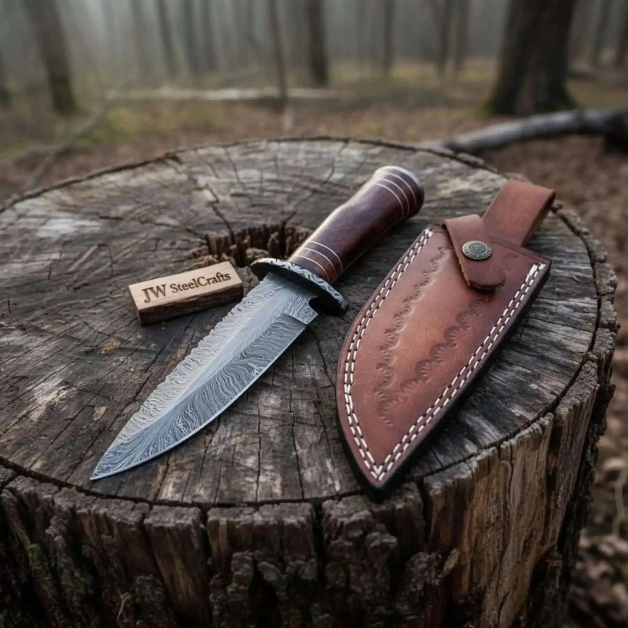 Hand-forged feather-pattern Damascus steel Bowie knife with rosewood handle