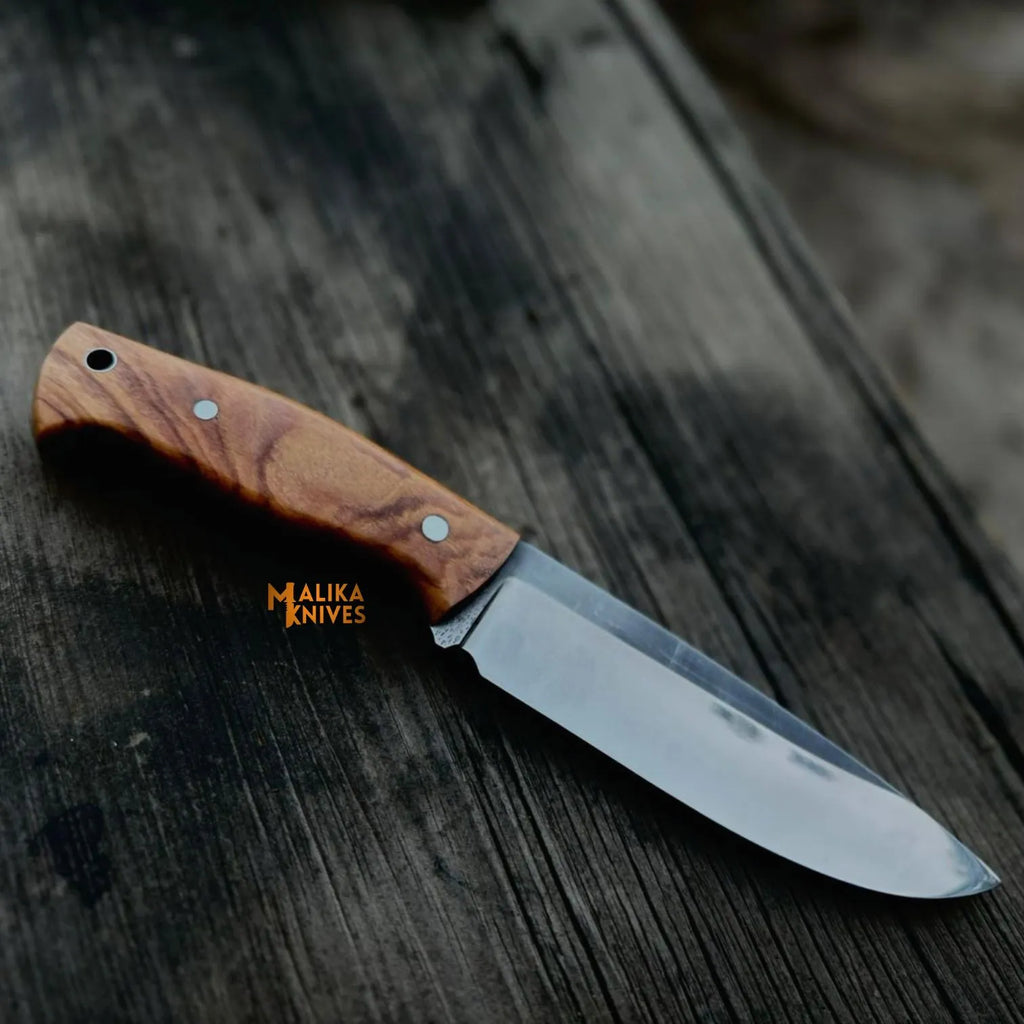 D2 Bushcraft Hunting Knife Walnut Handle