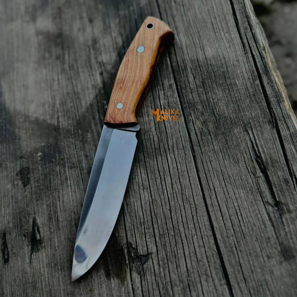D2 Bushcraft Hunting Knife Walnut Handle