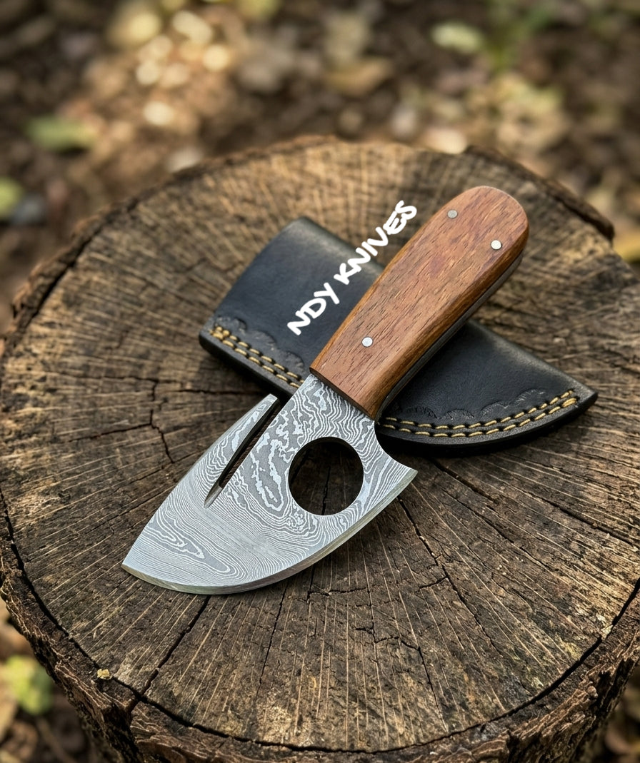 7" Hand-Forged Damascus Steel Skinning Knife – Full-Tang Fixed Blade Hunting Knife with Guthook, Rosewood Handle