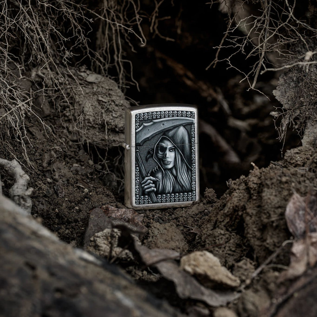 Zippo Grim Beauty, Street Chrome Lighter #46151