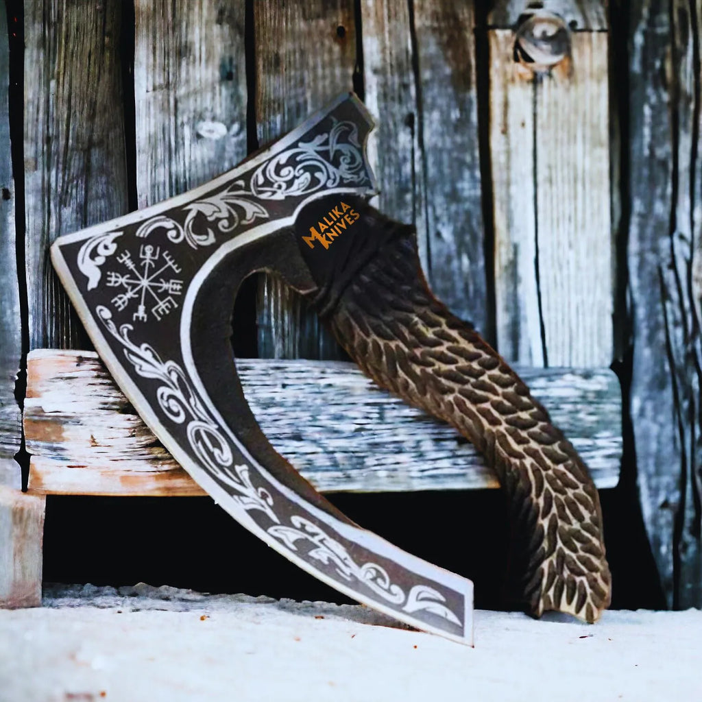 MALIKA KNIVES Vegvisir Viking pizza cutter axe with leather sheath, hand-forged steel blade and detailed Viking design.