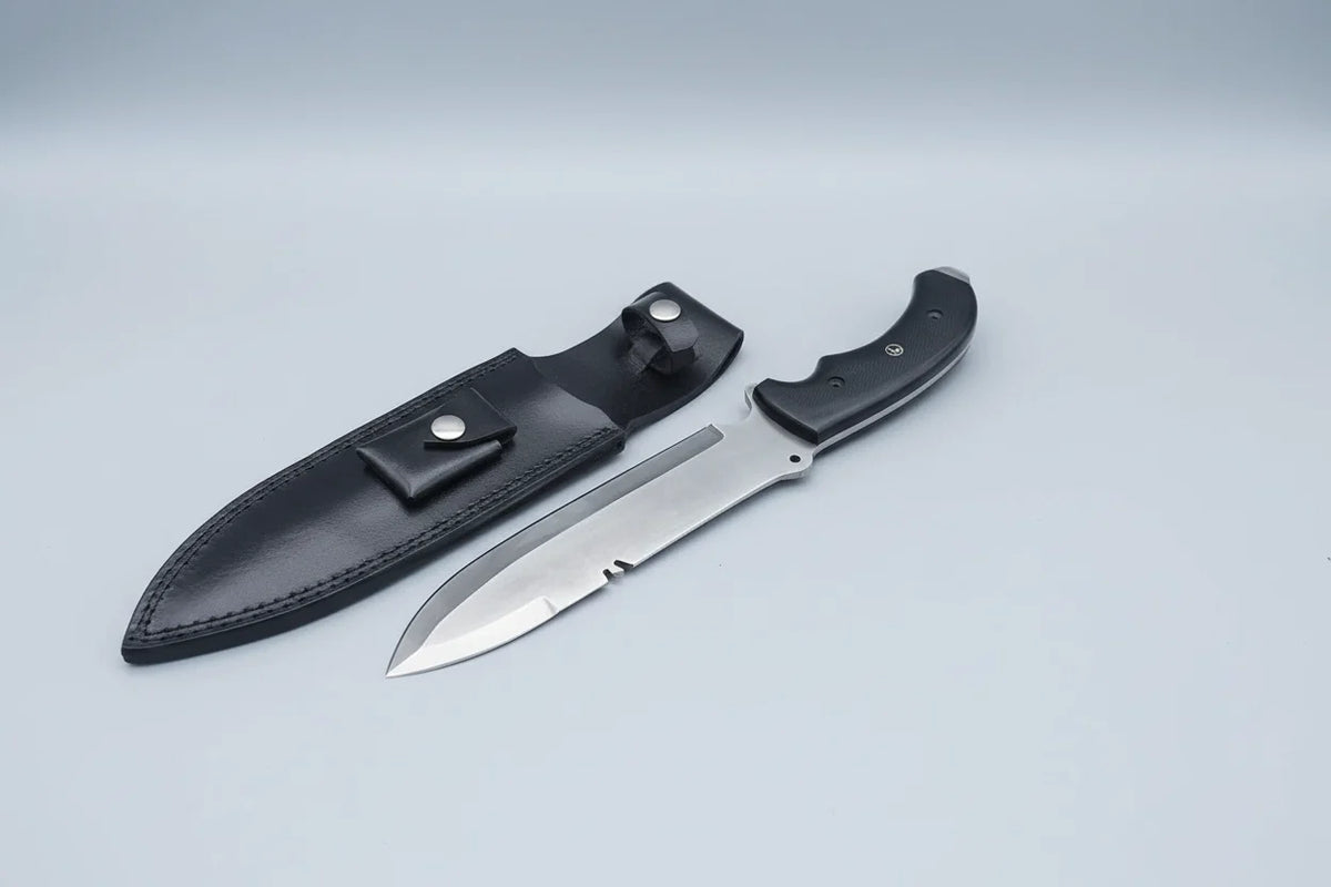 MALIKA KNIVES Spear Point Bowie Knife with D2 steel blade and G10 Micarta handle, showcasing its sharp, pointed design.