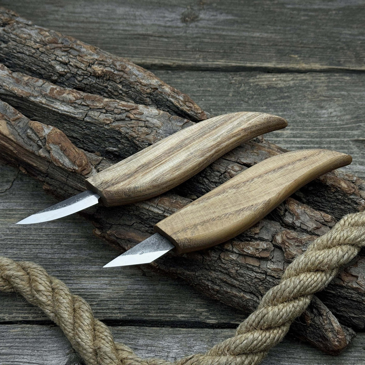 Sharky Forged Steel Tools 2-piece carving knife set with stainless steel blades and ergonomic handles for precise carving.