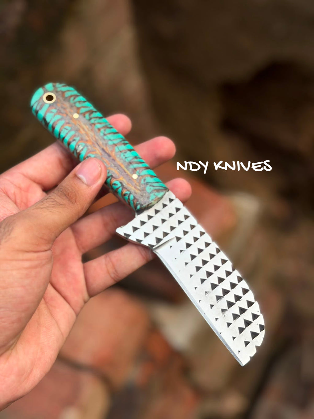 7" High-Carbon Rasp Steel Cowboy Bull Cutter Knife with Teal Pinecone Handle