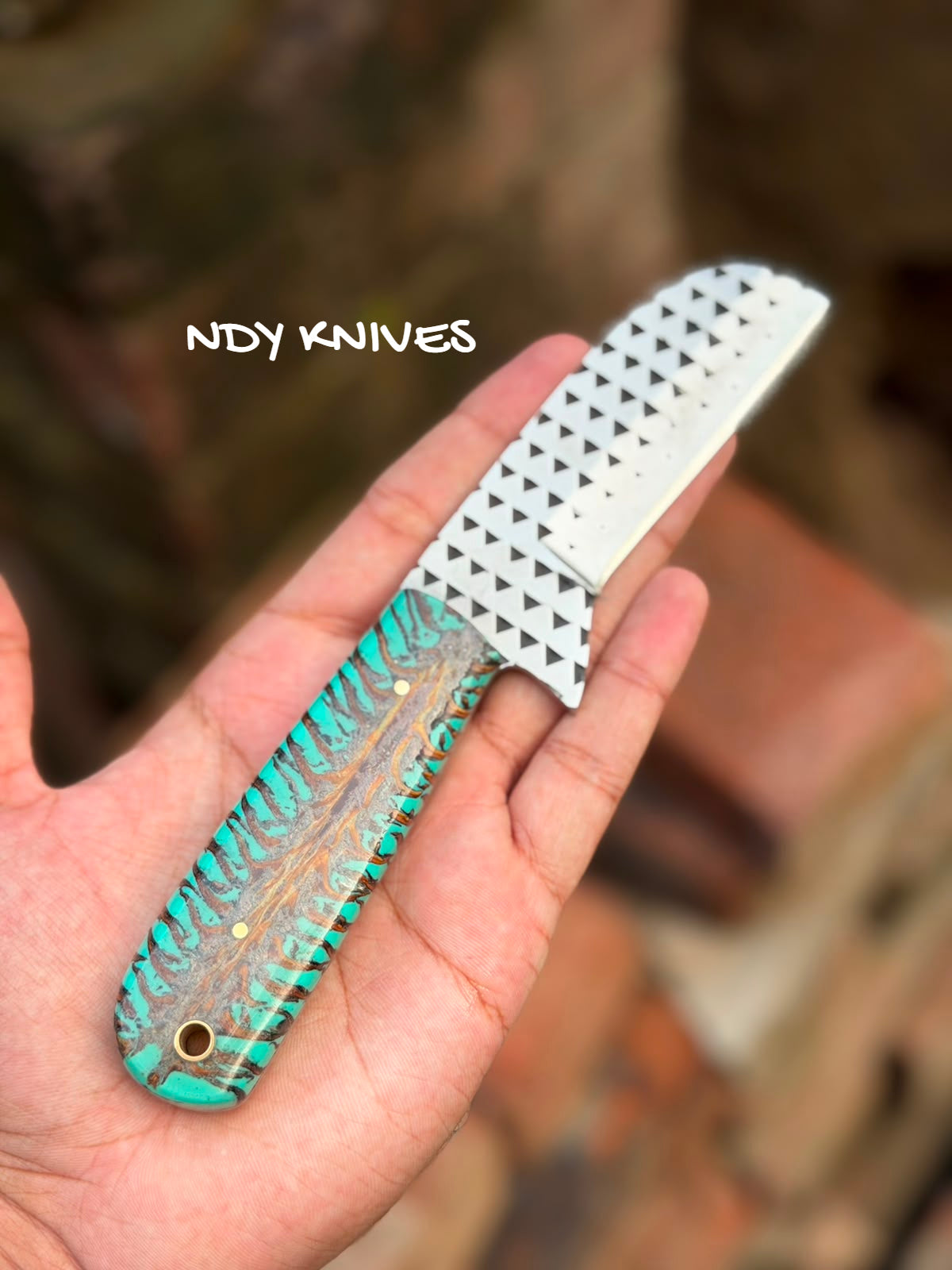 7" High-Carbon Rasp Steel Cowboy Bull Cutter Knife with Teal Pinecone Handle