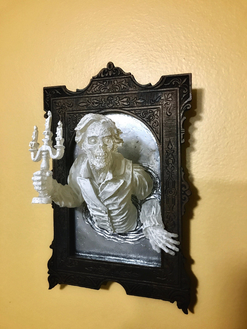 Gentleman Ghost in the Mirror,  Ghoul Version