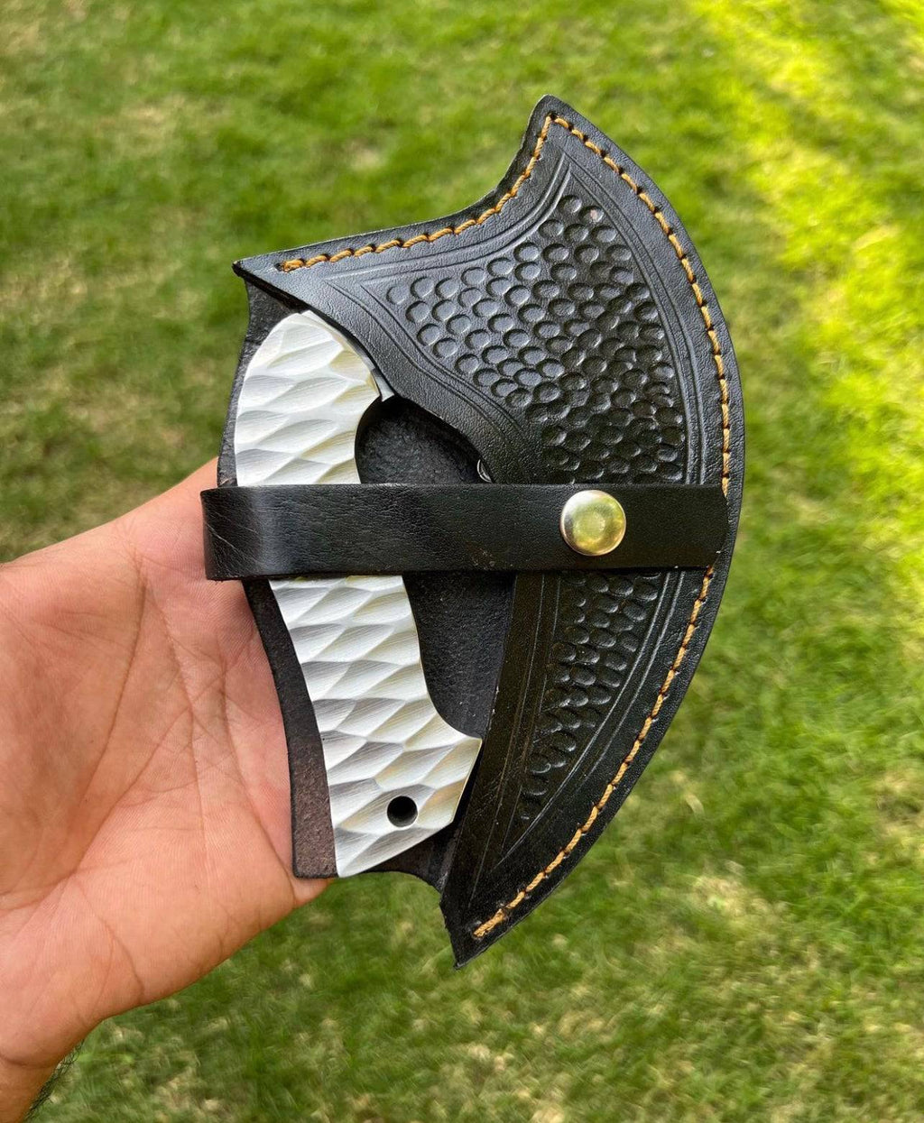 Handforged D2 steel Ulu chef knife by cskforged, featuring a sharp curved blade and ergonomic handle for precise kitchen cutting.