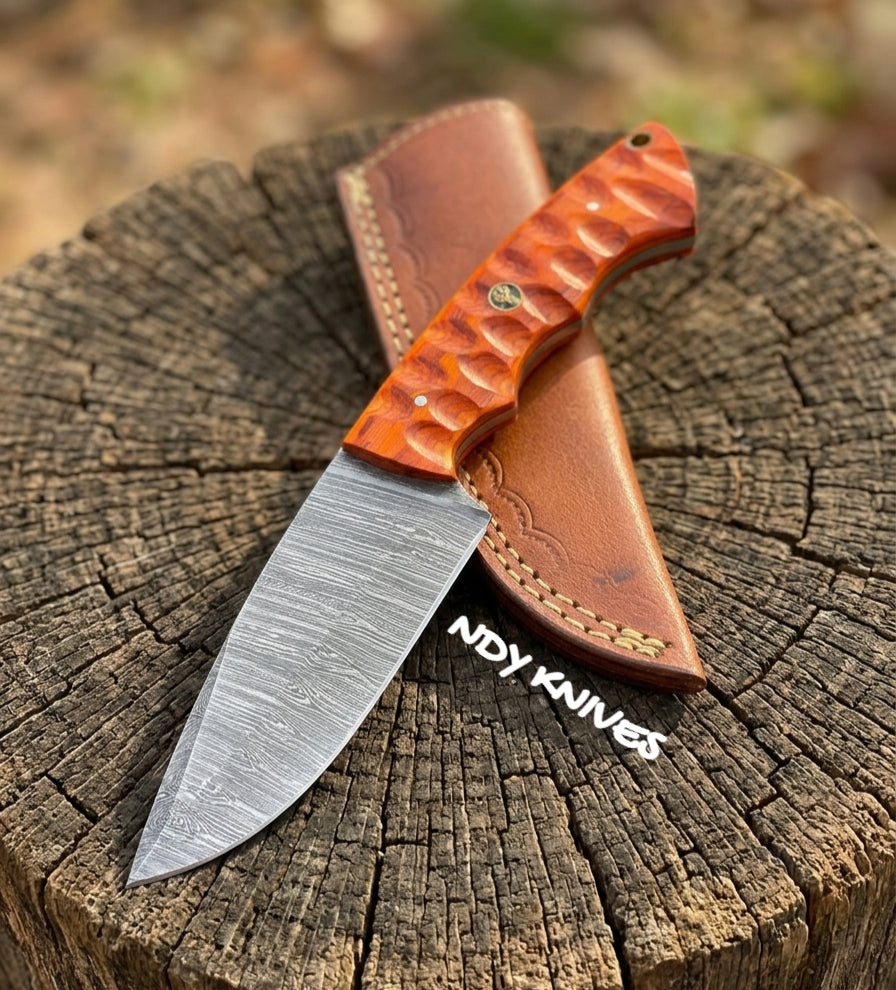 8" Damascus Steel Skinning Knife – Fixed Blade Pakkawood Handle