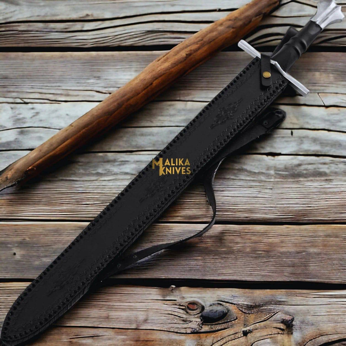 Handmade Medieval Damascus Templar Knight sword with leather sheath by MALIKA KNIVES, featuring intricate Damascus steel blade and classic design.