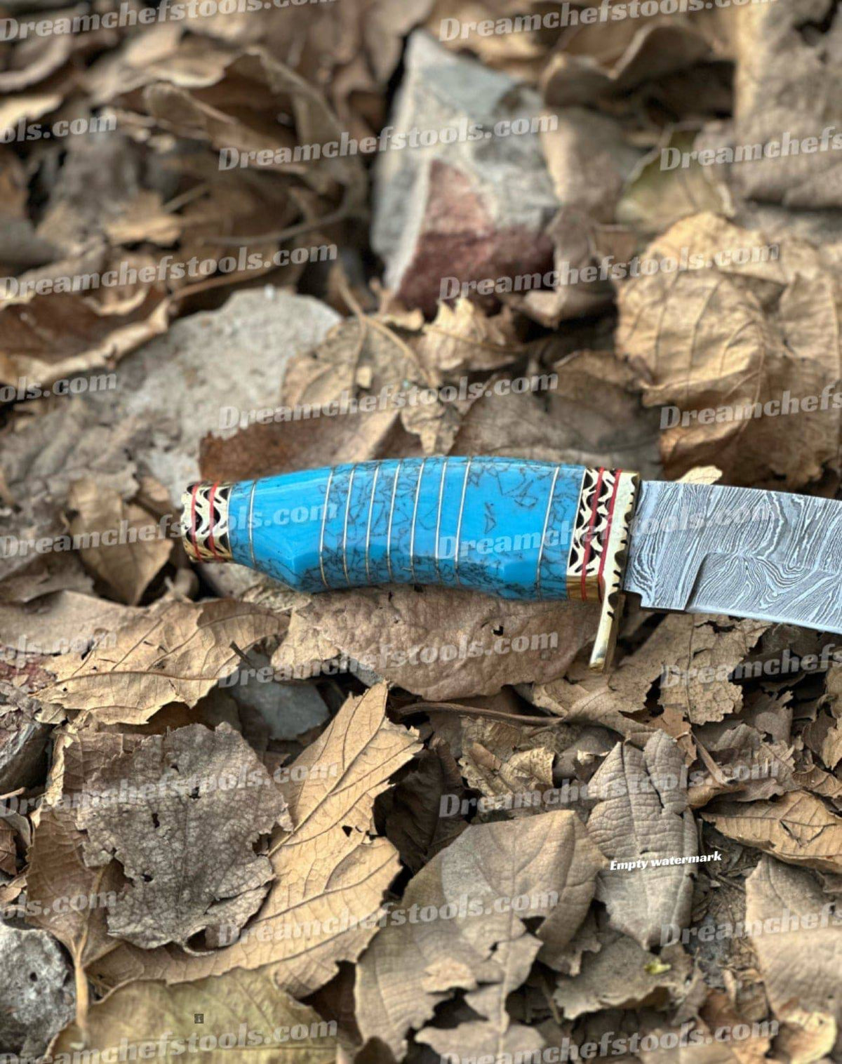 Hunting Bowie knife from Knives Gear Garage with a sharp blade and wooden handle, ideal for outdoor and hunting activities.