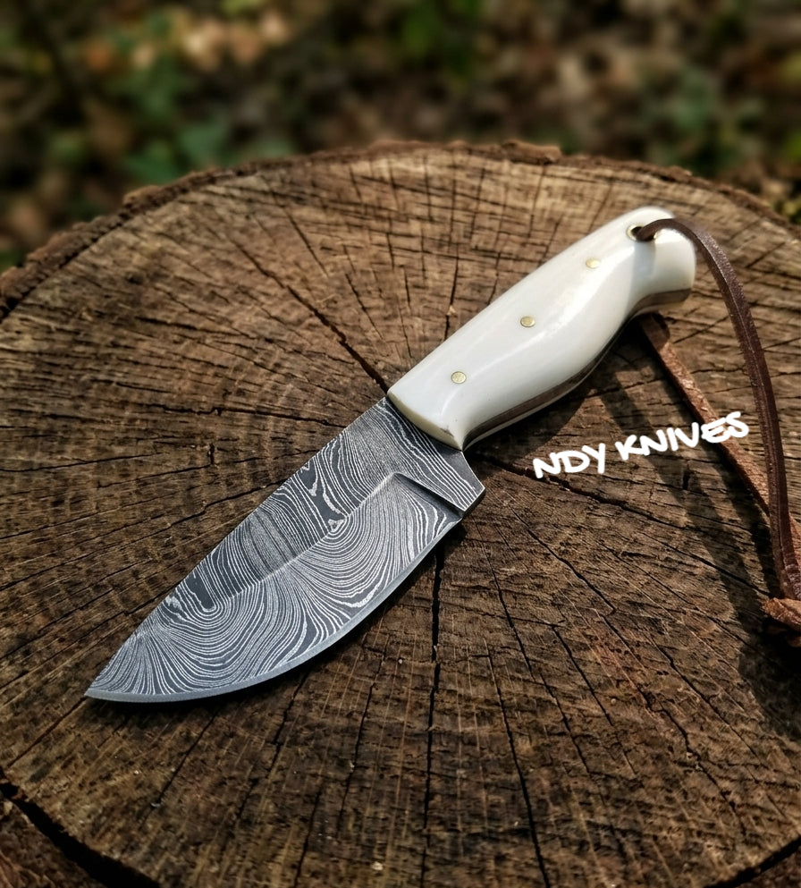 8" Damascus Steel Skinning Knife – Fixed Blade Alabaster Resin Handle