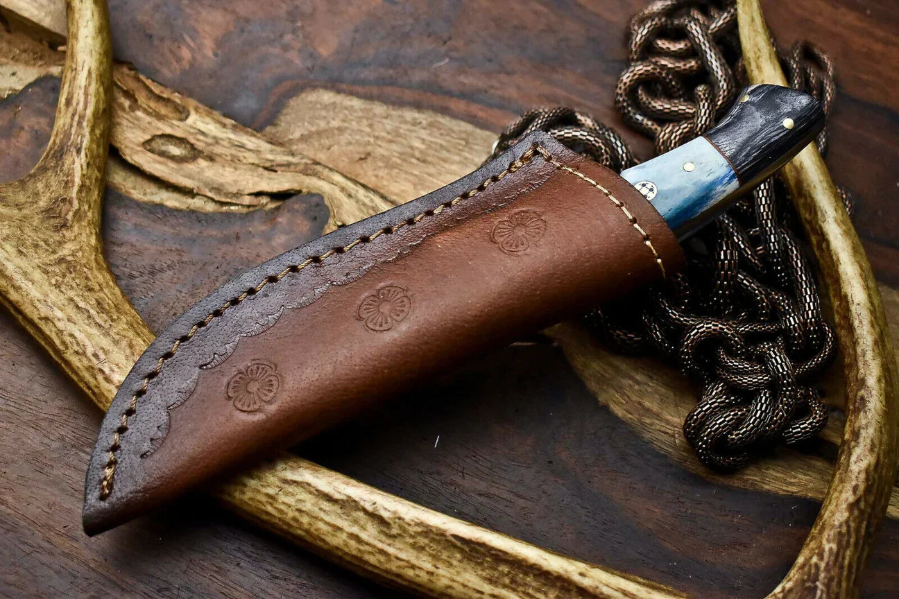 Handmade Damascus Hunting Skinning Blade Hunter Camping Full Tang Knife