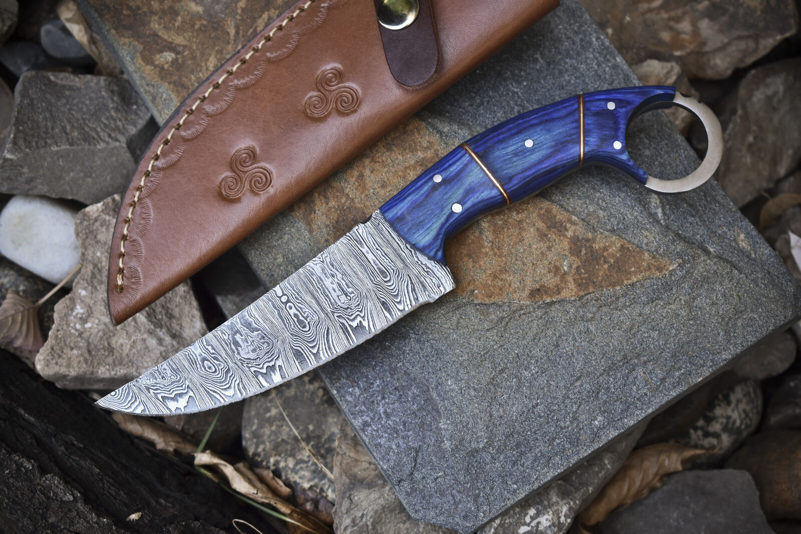 Custom Handmade Damascus Steel Hunting Knife – 8.5-Inch Blade with Pakkawood Handle, Includes Leather Sheath