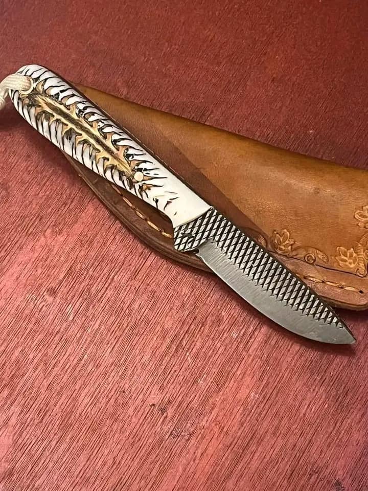 Handmade Buckaroo Belt Knife – 8" Rasp Steel Blade with Epoxy Pine Cone Handle & Western Leather Sheath