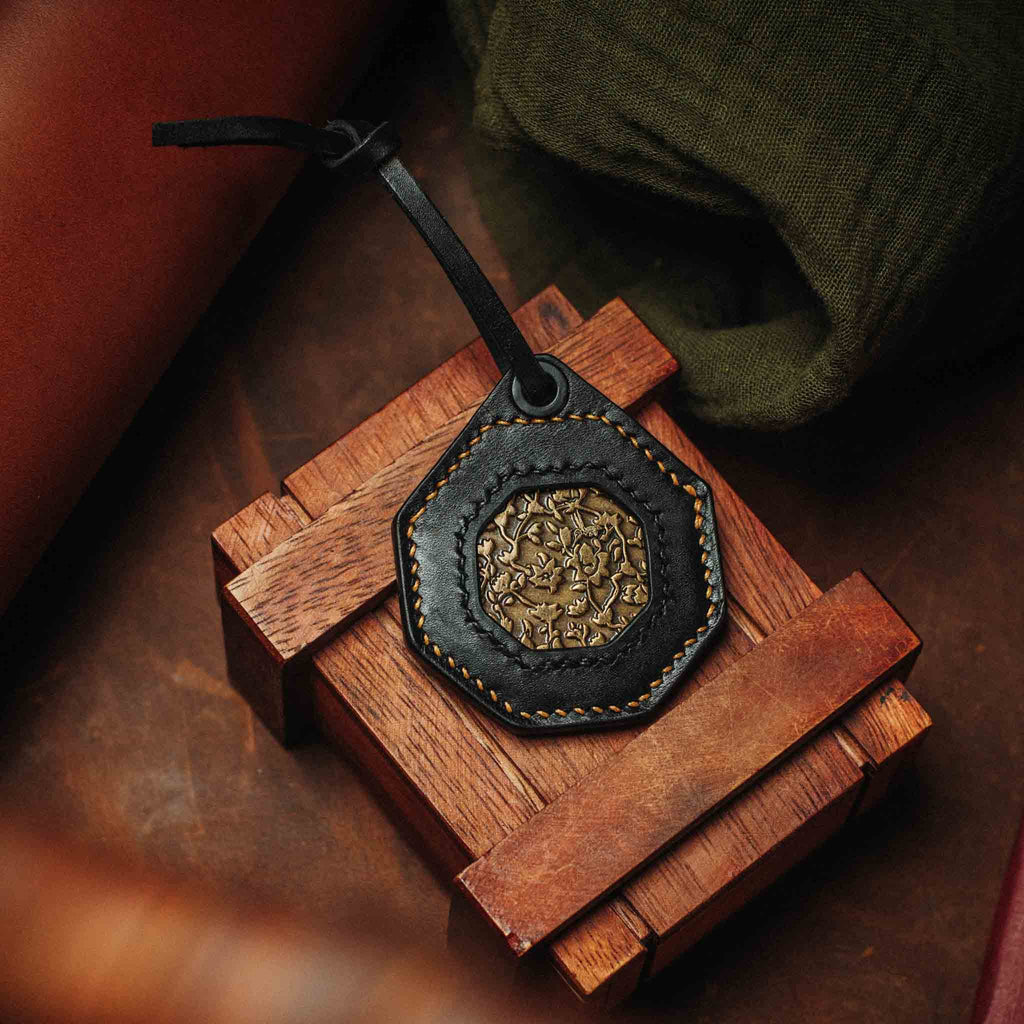 Peso Pocket v4 Plus – Octagonal Coin Holder | Pirate Goods