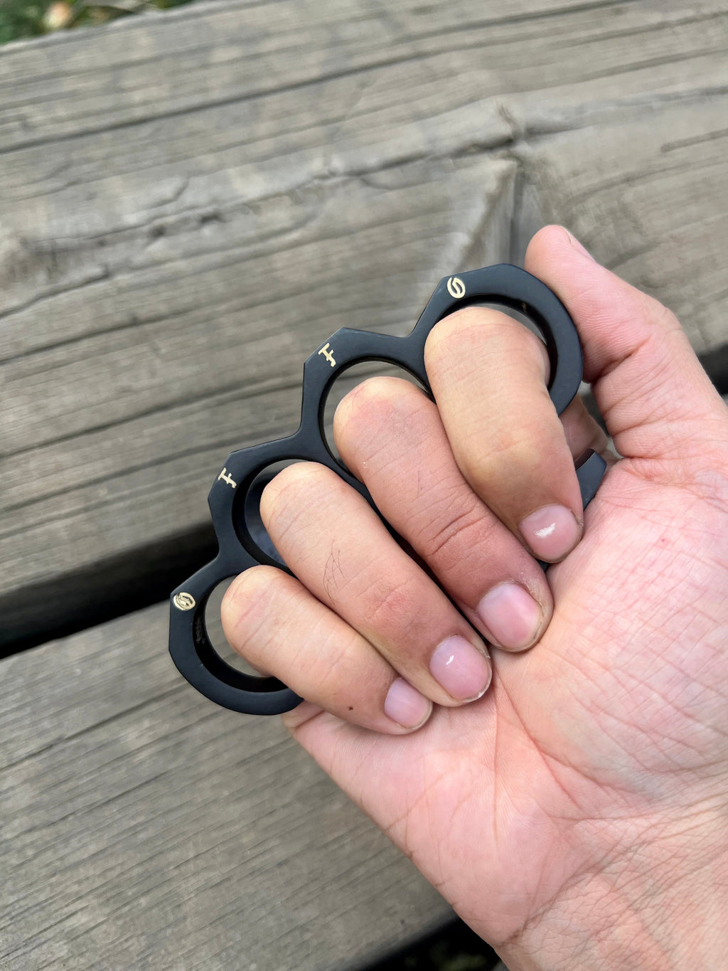 Custom Black Steel Knuckle Duster – Matte Finish with Engraving & Leather Belt Case