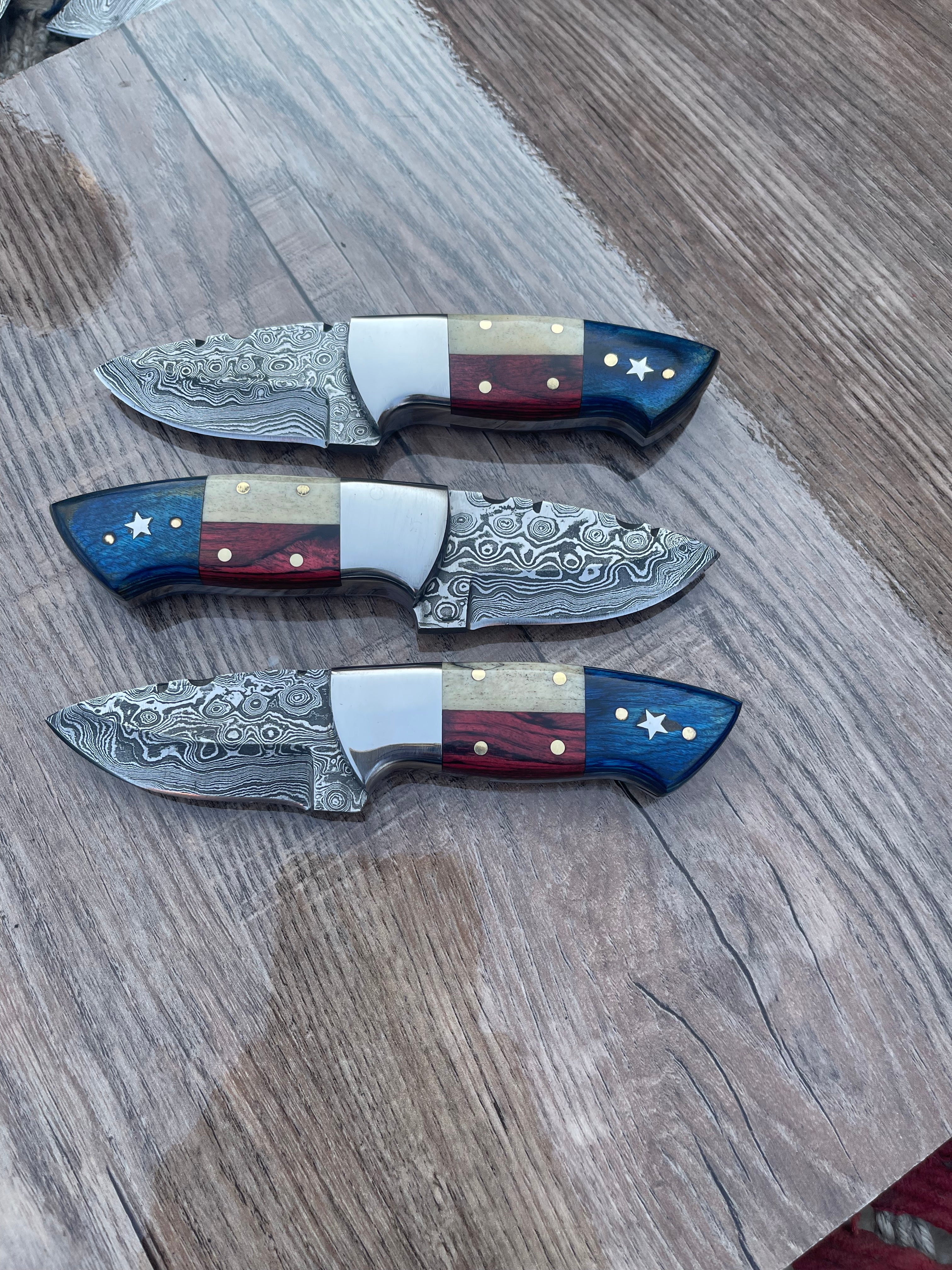 Hunting Skinning Knife 5.5” Handmade Damascus Steel Blade with Texas Handle & Leather Sheath