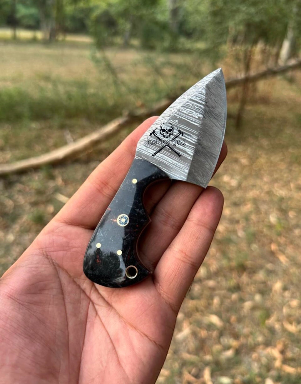 Skinning Knife – 7" Damascus Steel Blade with   Resin Handle & Leather Sheath