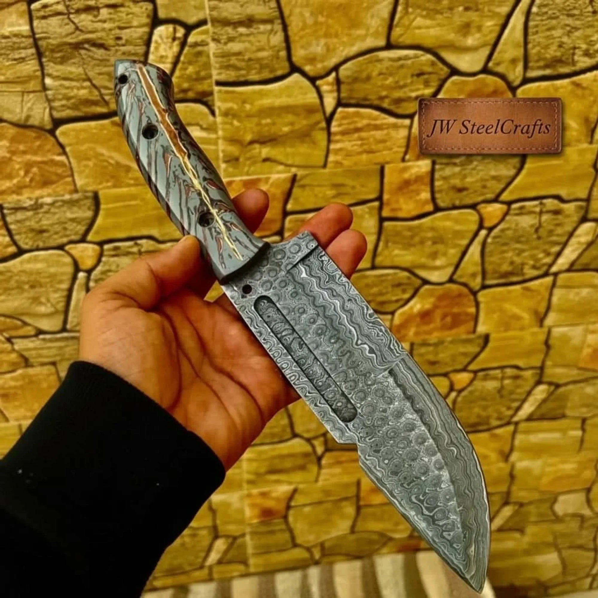 Damascus Hunting Knife with Grey Pinecone Handle Full Tang
