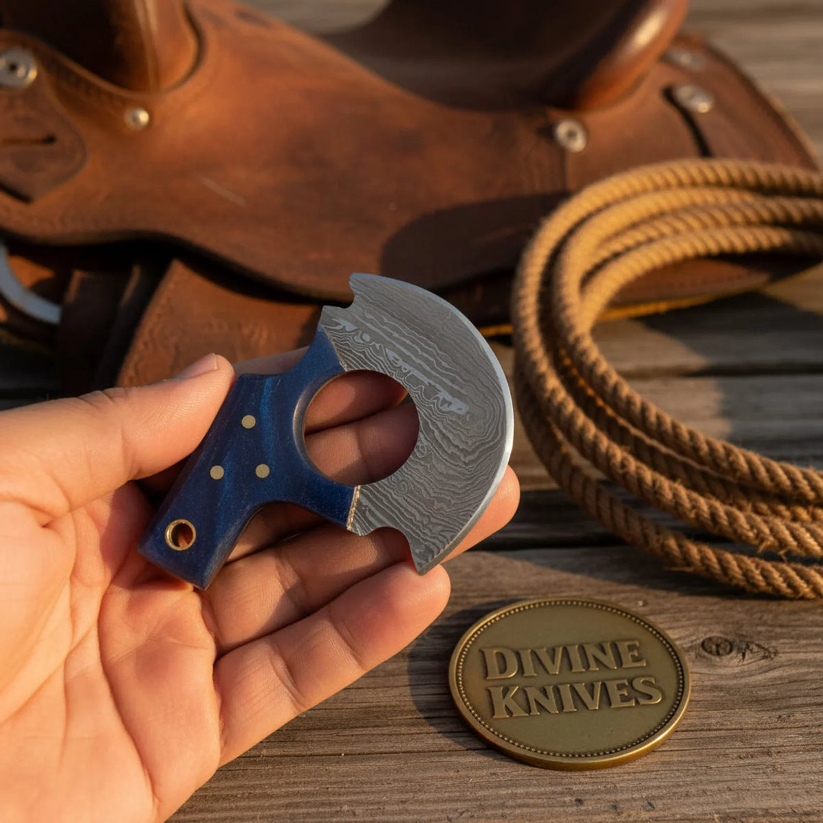 Mini Pizza Cutter Ulu Knife with Wood Grain Damascus Blade