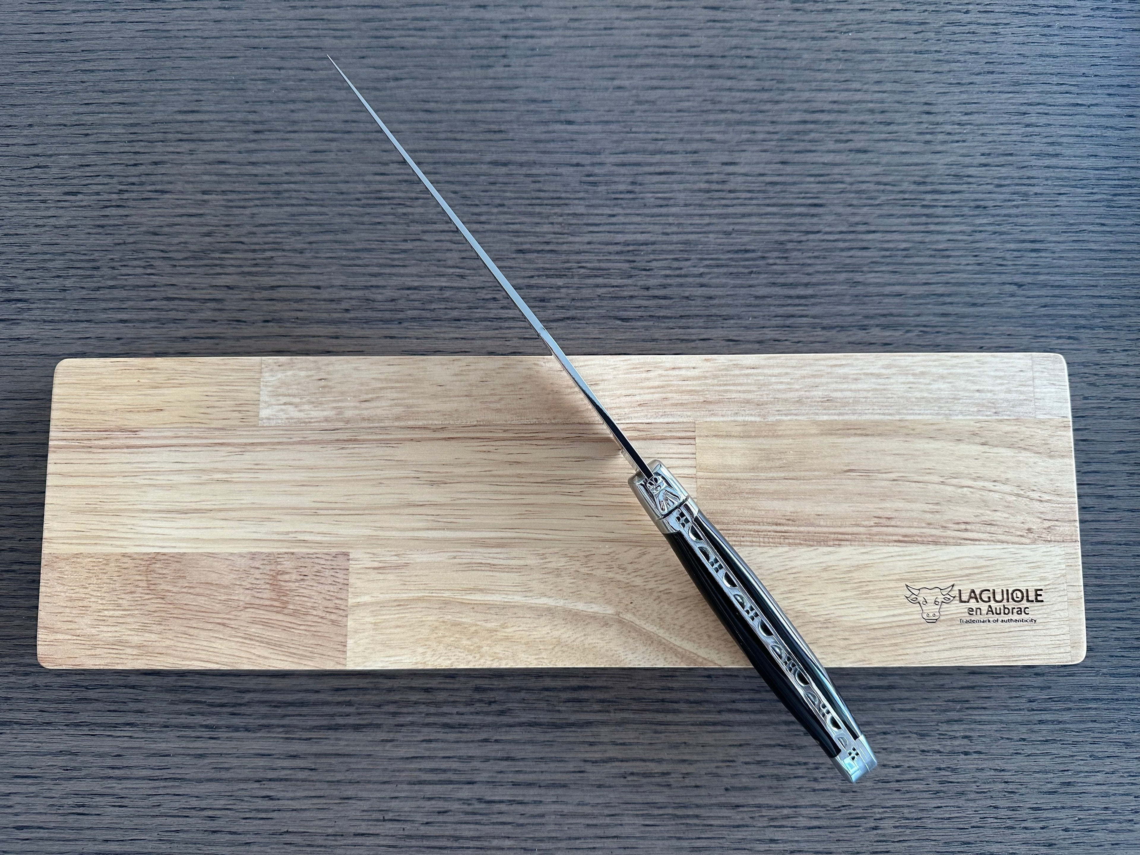 Laguiole en Aubrac Stainless Steel Bread Serrated Knife With Buffalo Handle, 7-in