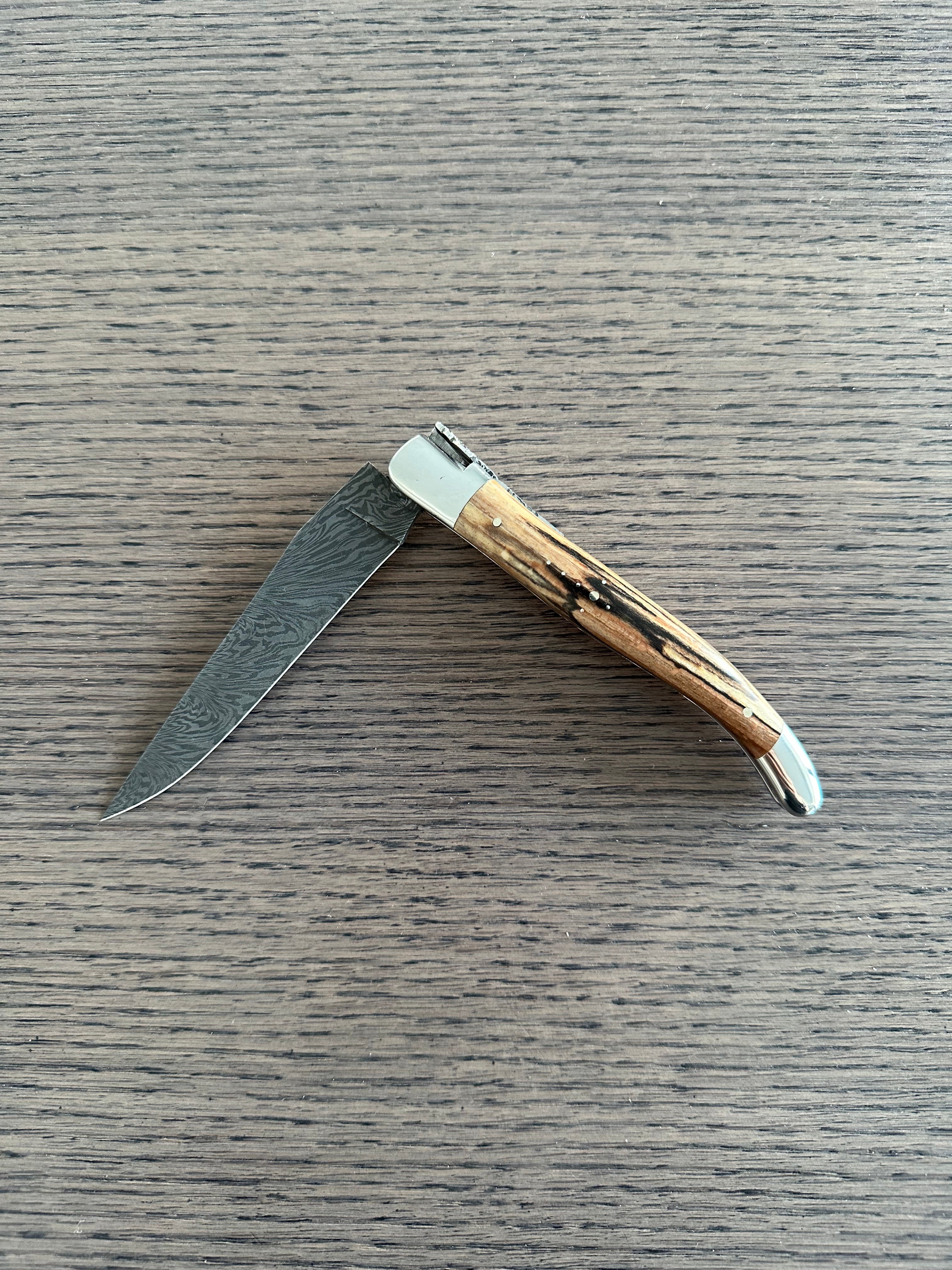 Laguiole en Aubrac Handcraft Double Plated Damascus Folding Knife, Aubrac Wood Handle, Special Forged Bee, 4.75-in