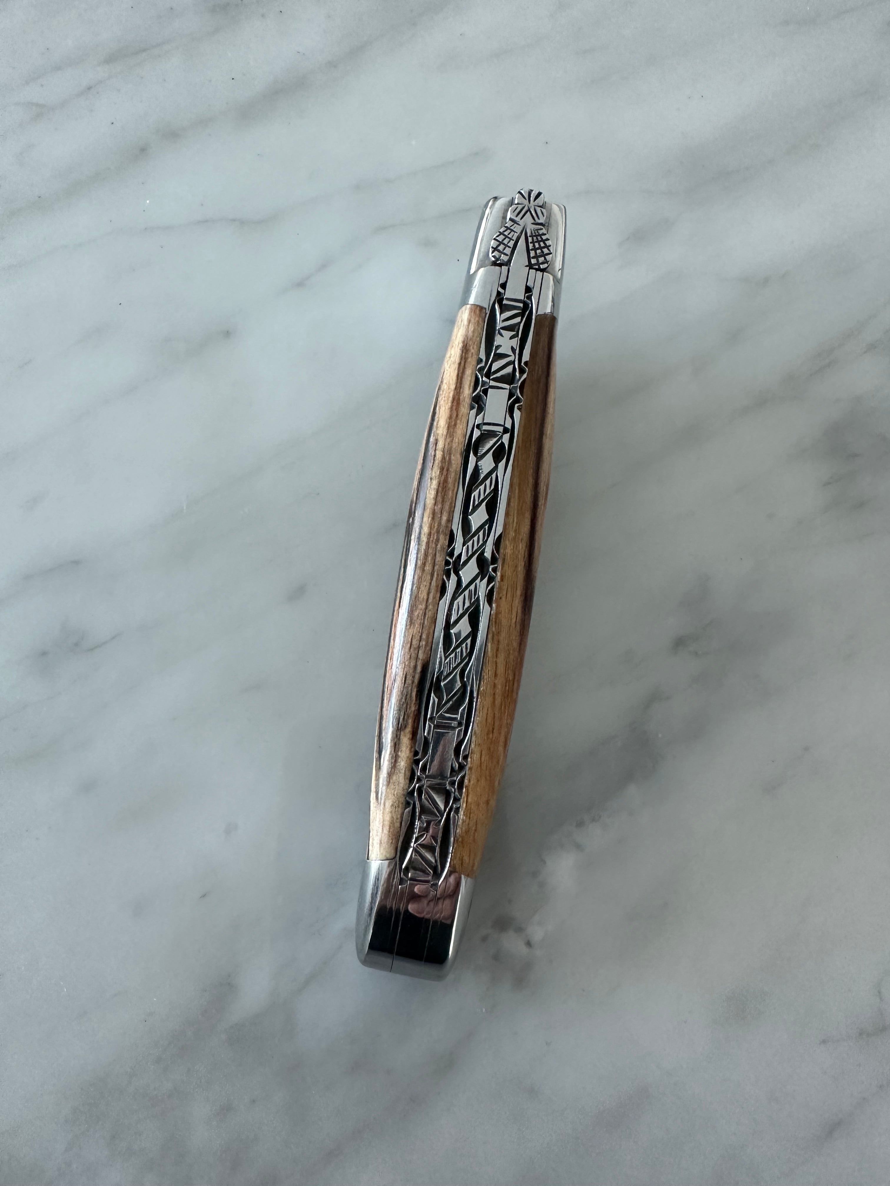 Laguiole en Aubrac Handcraft Double Plated Damascus Folding Knife, Aubrac Wood Handle, Special Forged Bee, 4.75-in