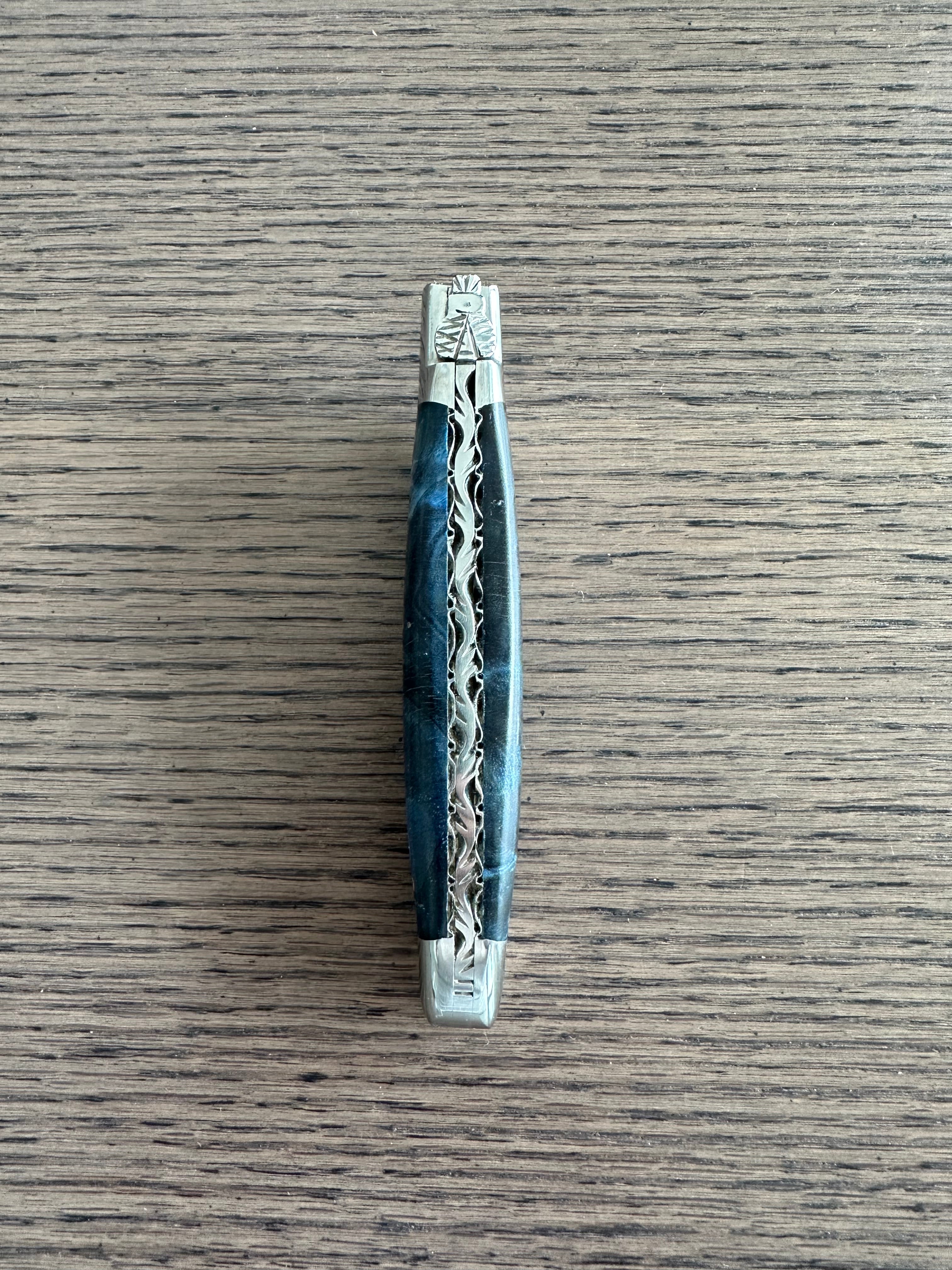 Laguiole en Aubrac Handcarved Plates Multipurpose Knife with Stabilized Blue Poplar Burl With Veins Handle, 4.75-Inches