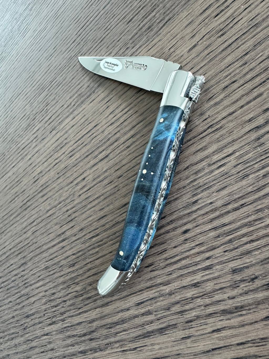 Laguiole en Aubrac Handcarved Plates Multipurpose Knife with Stabilized Blue Poplar Burl With Veins Handle, 4.75-Inches