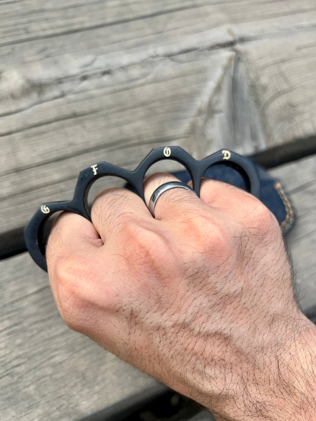 Custom Black Steel Knuckle Duster – Matte Finish with Engraving & Leather Belt Case