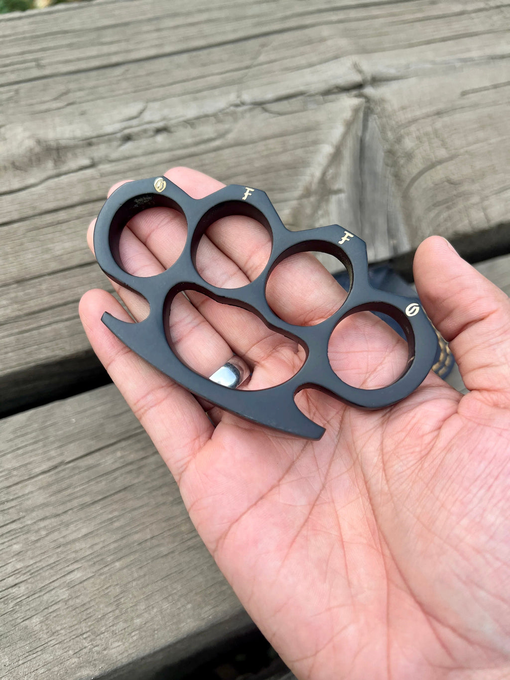 Custom Black Steel Knuckle Duster – Matte Finish with Engraving & Leather Belt Case