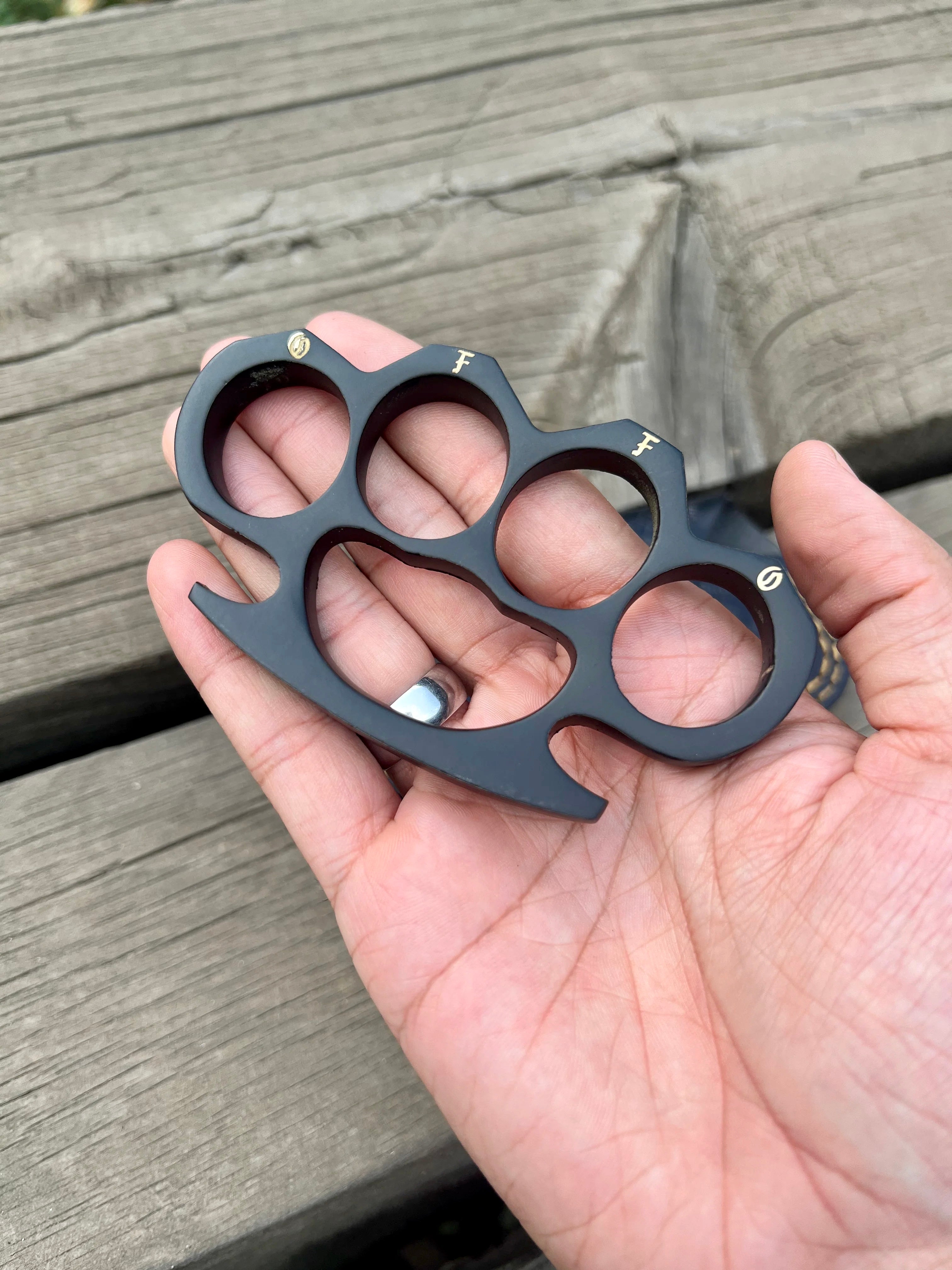 Custom Black Steel Knuckle Duster – Matte Finish with Engraving & Leather Belt Case