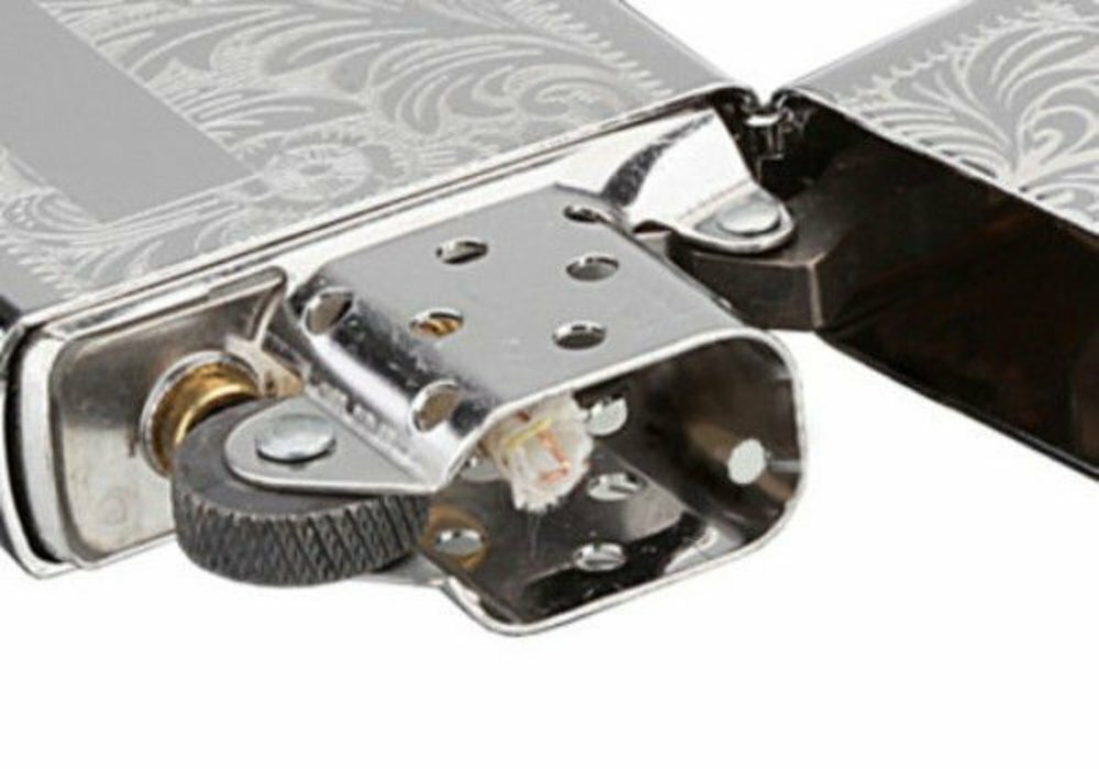 Zippo Venetian, High Polish Chrome Lighter #352