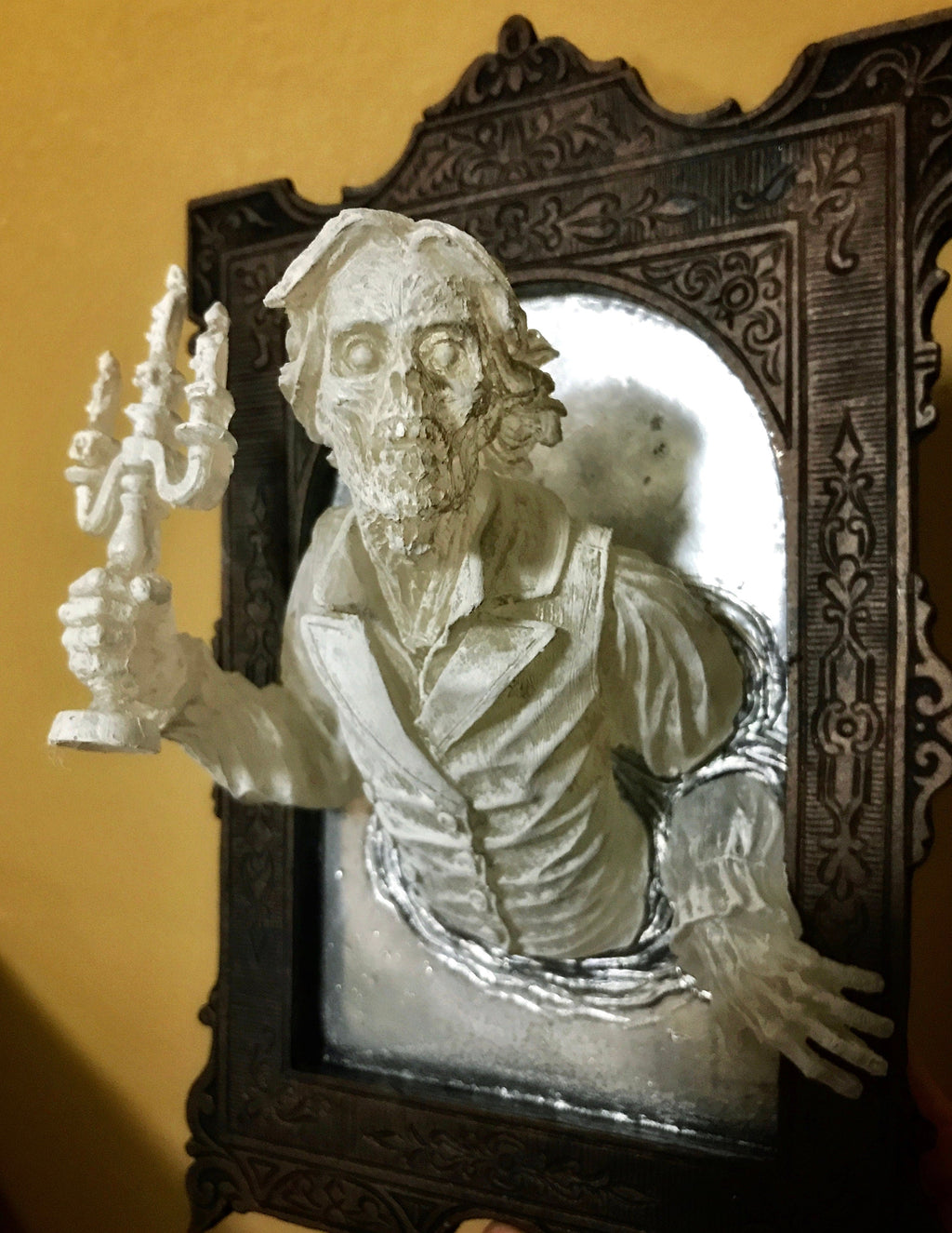 Gentleman Ghost in the Mirror,  Ghoul Version