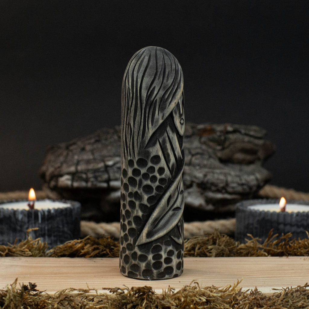 Hand-Carved Eir Figurine – 14 cm (5.7 inches) Wooden Norse Goddess of Healing Statue