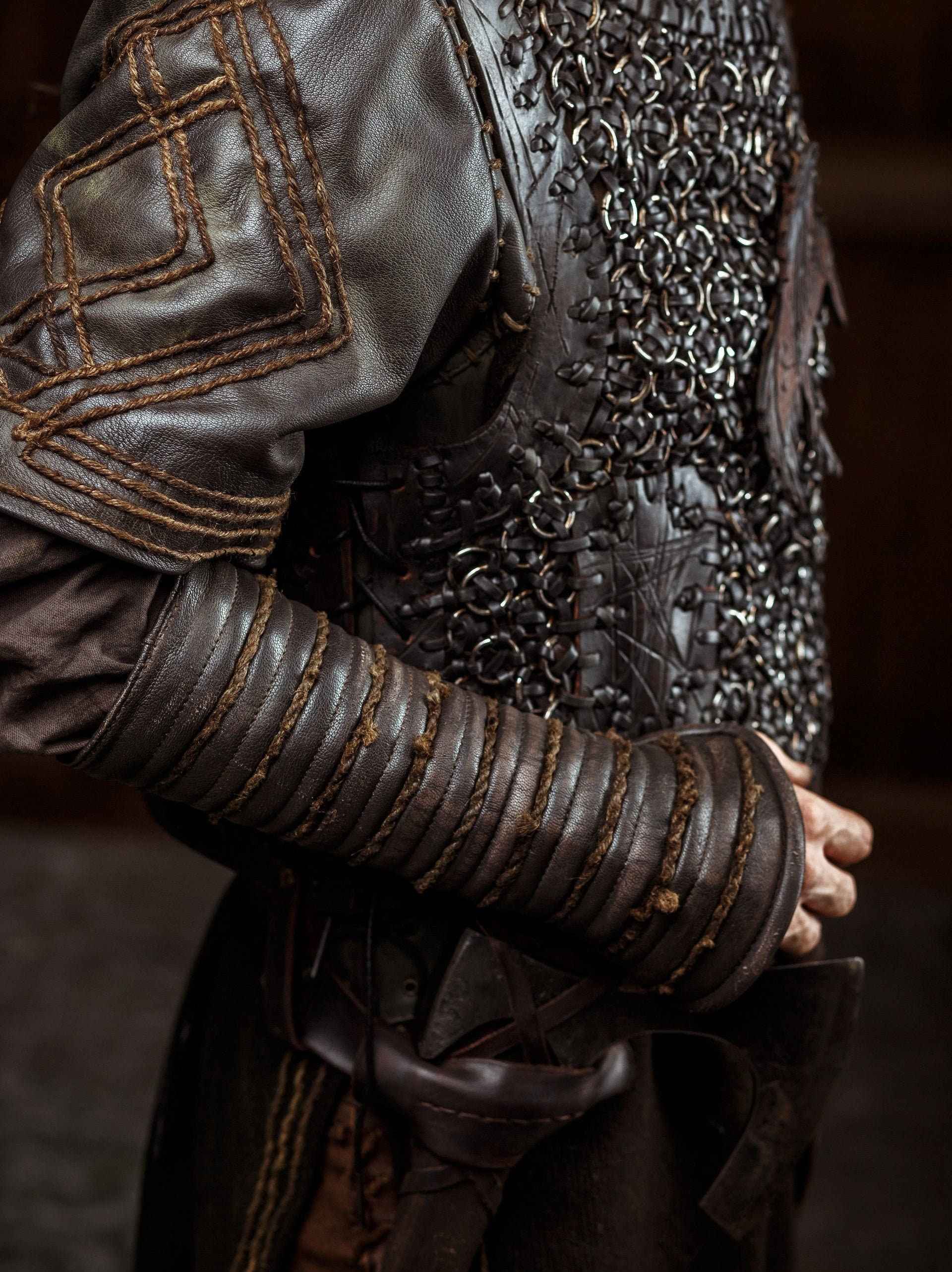 Ragnar medieval leather bracers (Vikings s2)