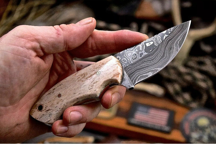 Custom handmade Damascus steel hunting knife