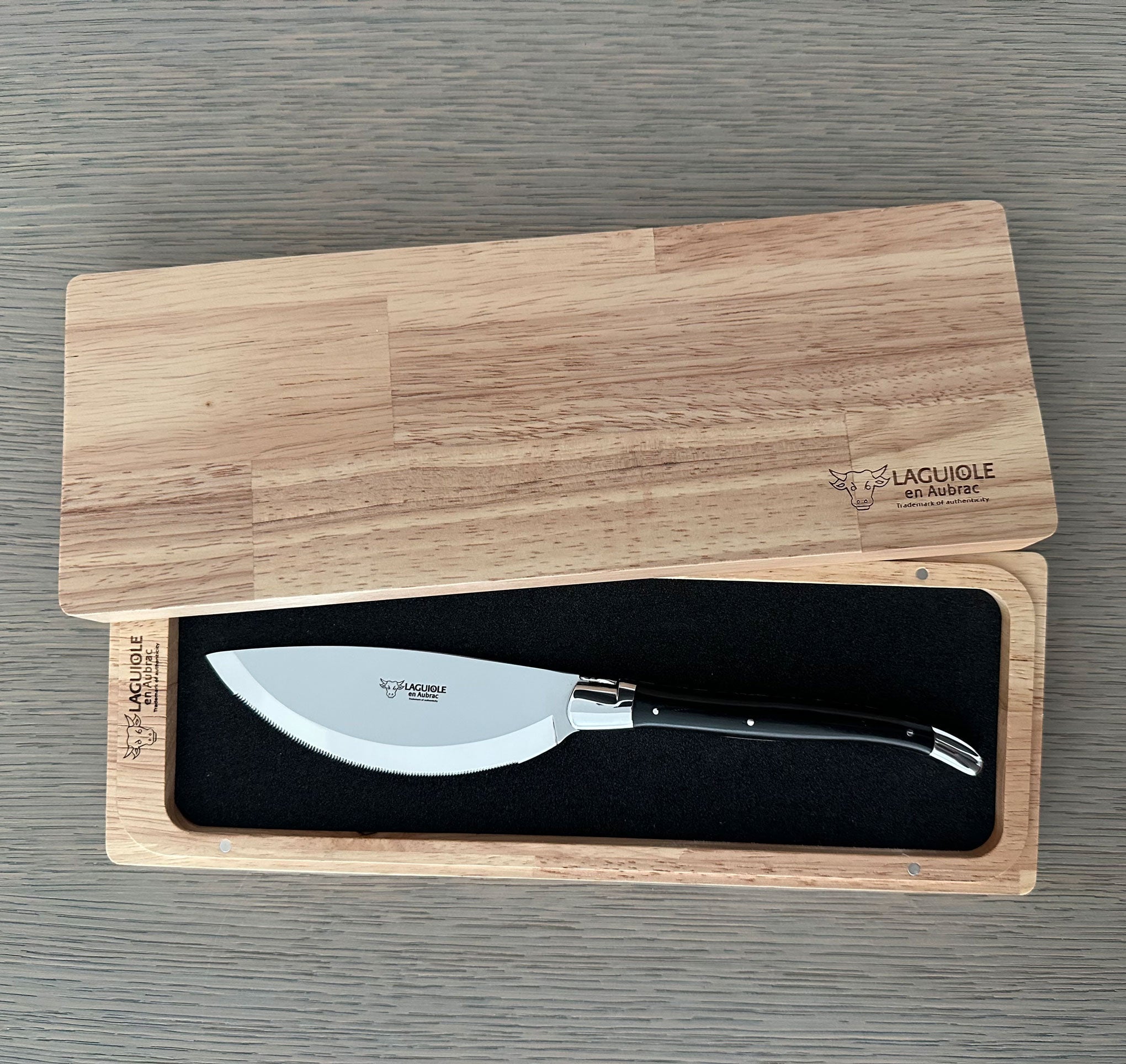 Laguiole en Aubrac Handcrafted Pizza Knife with Ebony Handle