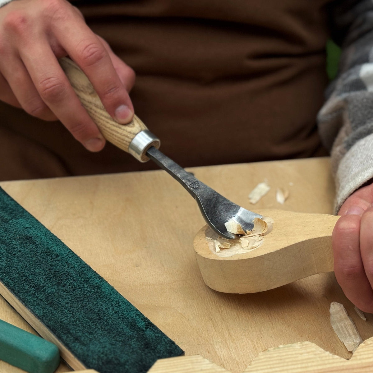 Sharky Forged Steel Tools bent gouge spoon, 20-45 mm (0.8-1.8 inches), with a curved blade for woodworking and carving tasks.